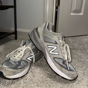 New Balance 990 v5
